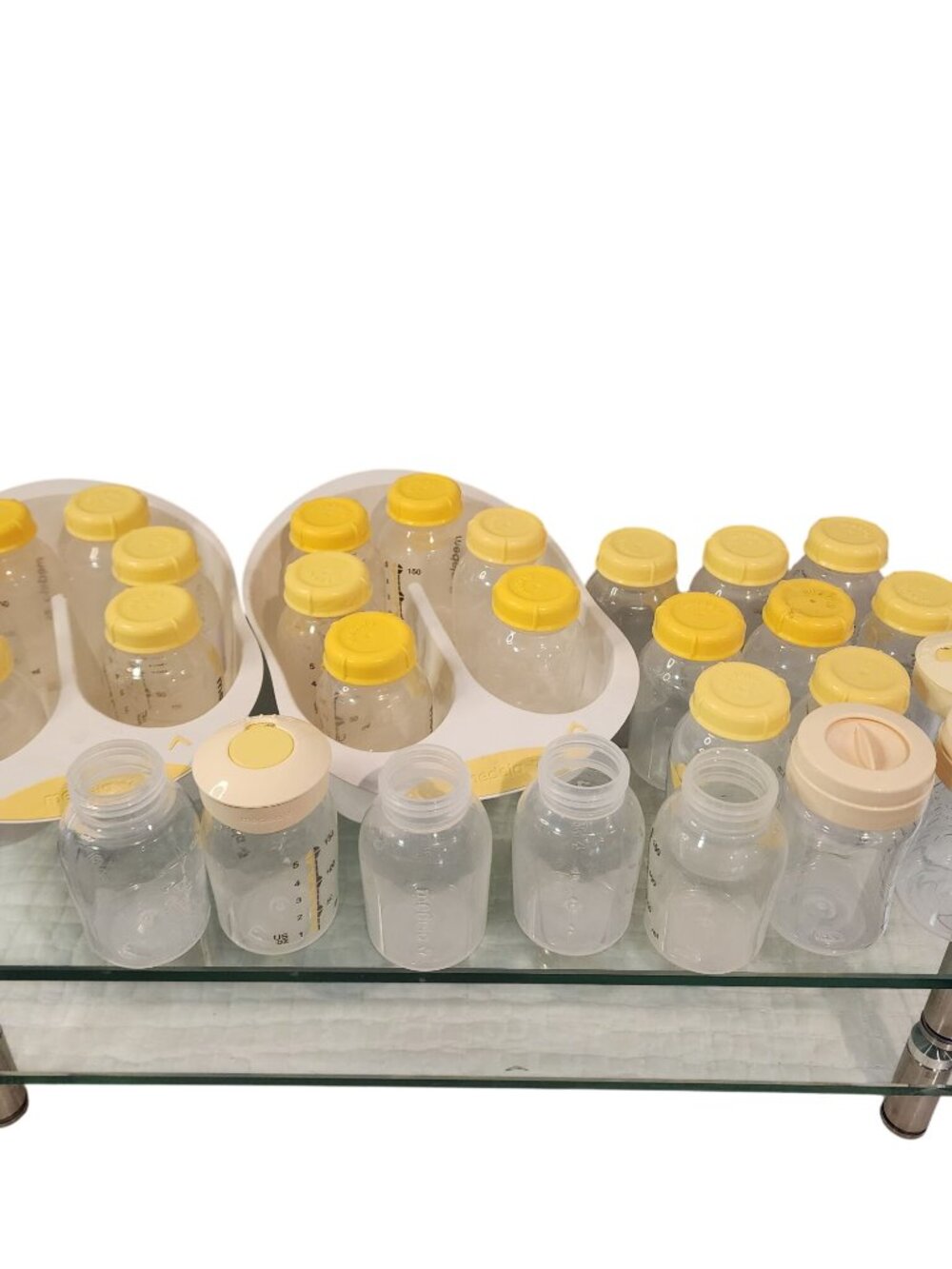 Medela Storage Baby Bottles Replacement 5 Ounce 28 Bottles w/Lids & 2 Storage Tr